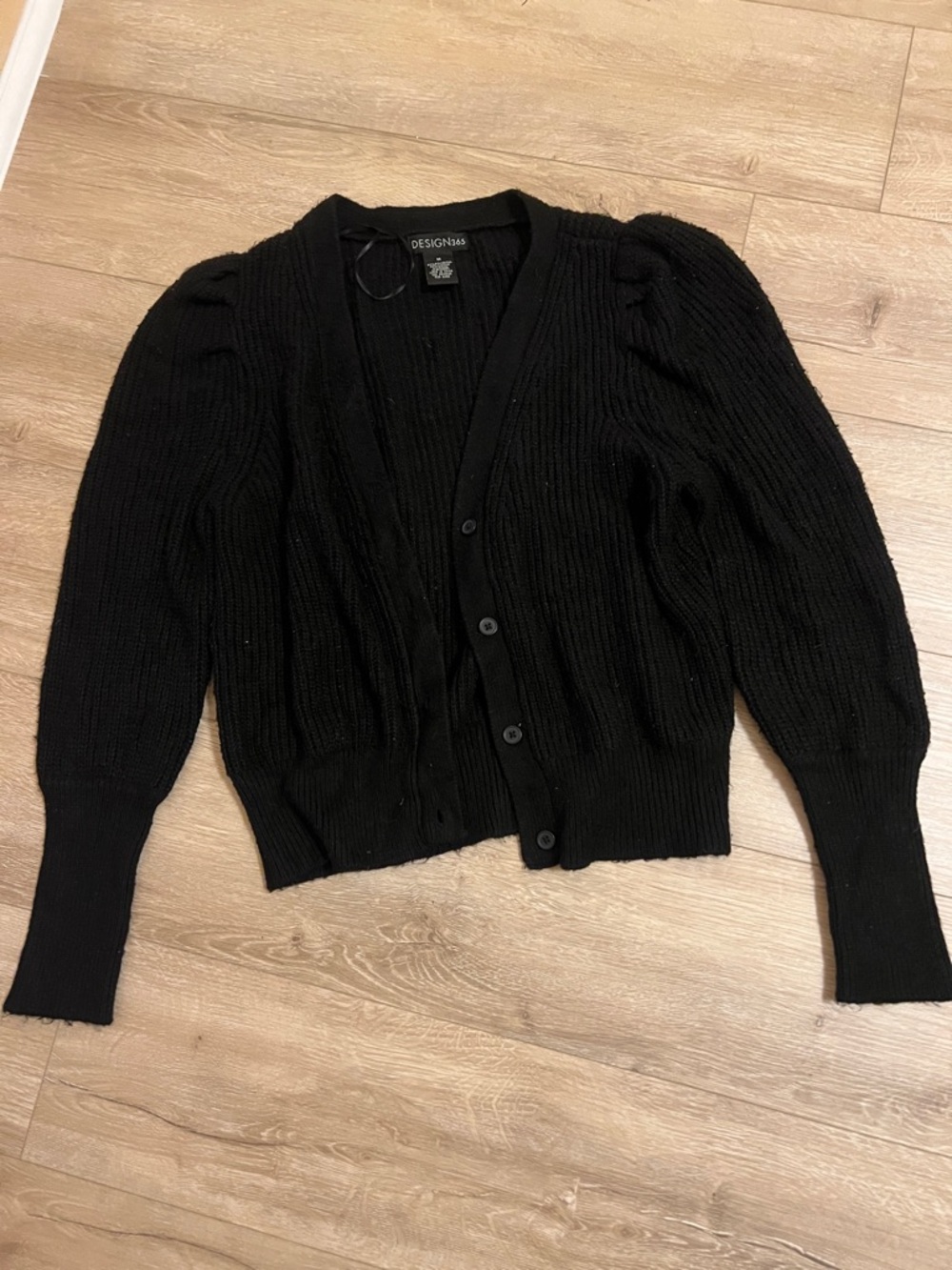 DESIGN365 Black Puff Sleeve V-Neck Button Cardigan